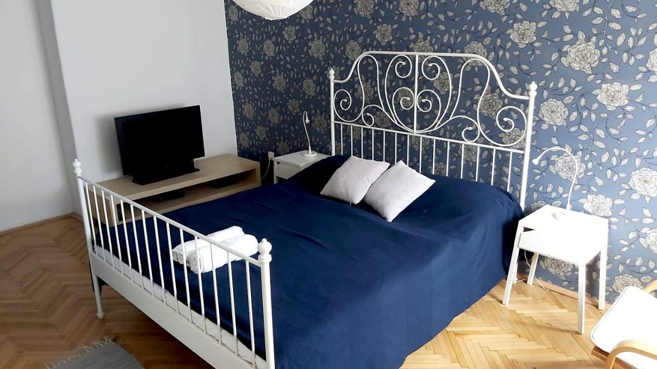 Eozin Apartman Pécs Exterior foto