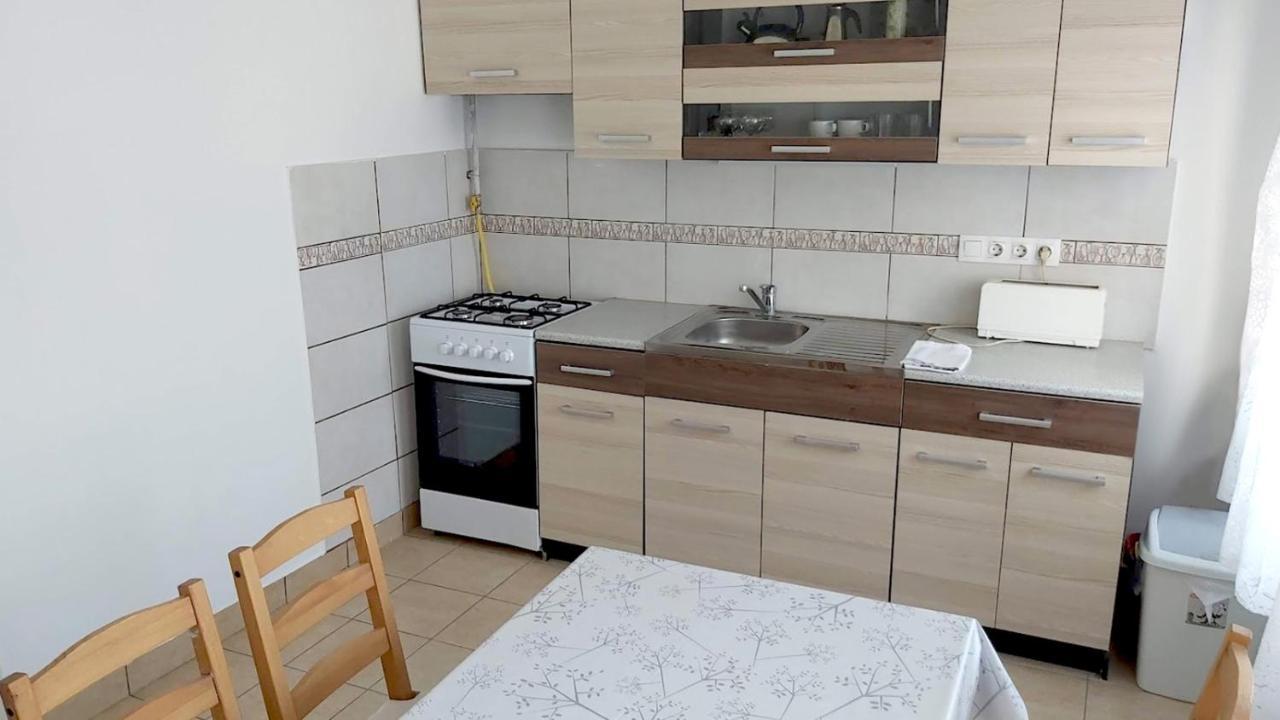 Eozin Apartman Pécs Exterior foto